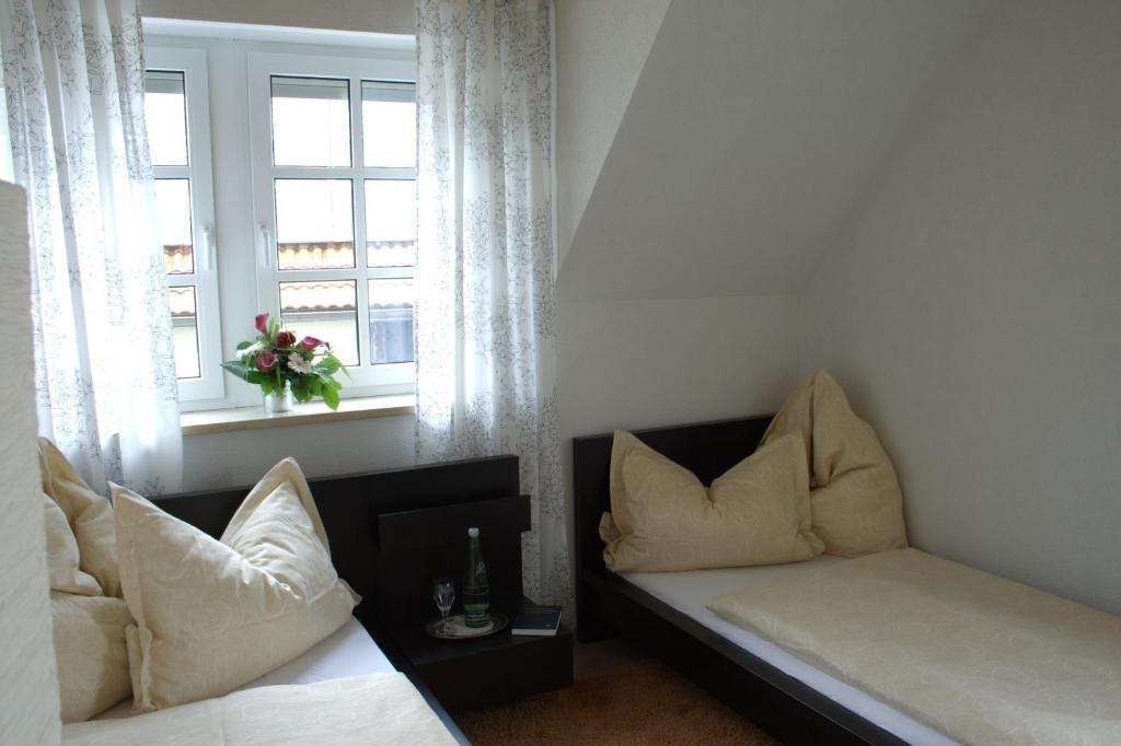 Landhotel Rangau Gasthof&Brennerei Markt Erlbach Zimmer foto